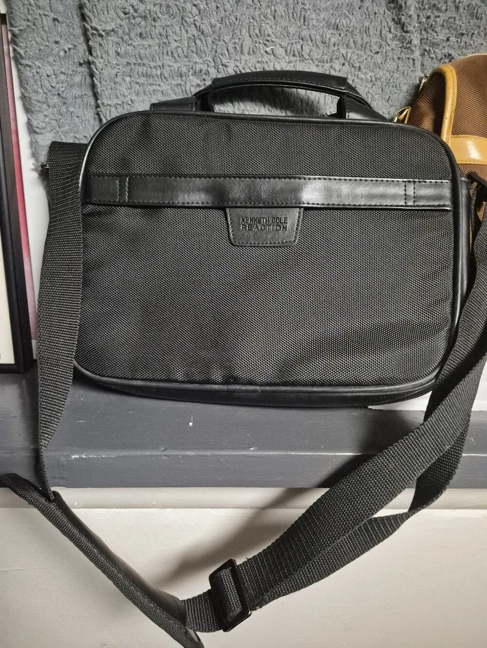 Vintage Kenneth Cole Reaction Black R-Tech Case Tablet iPad